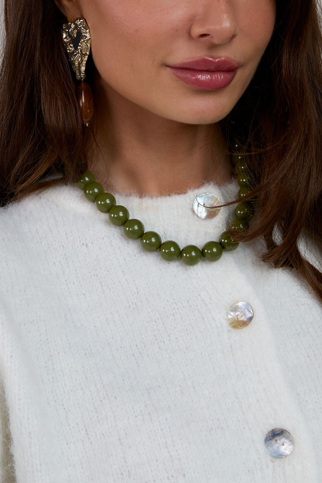 Necklace with large beads and front closure-15mm