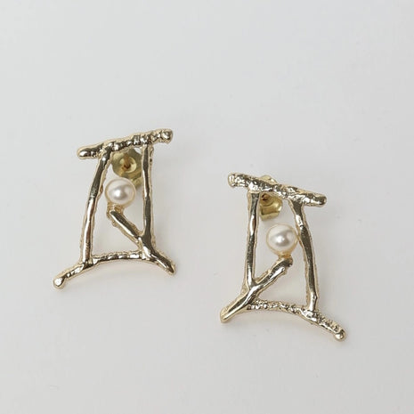 Japan Earrings – Bronze & Pearl