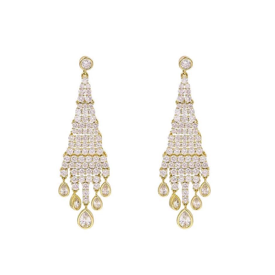 AV yellow-plated 925 sterling silver triangular drop earrings with white zirconia and teardrop details, 7 cm
