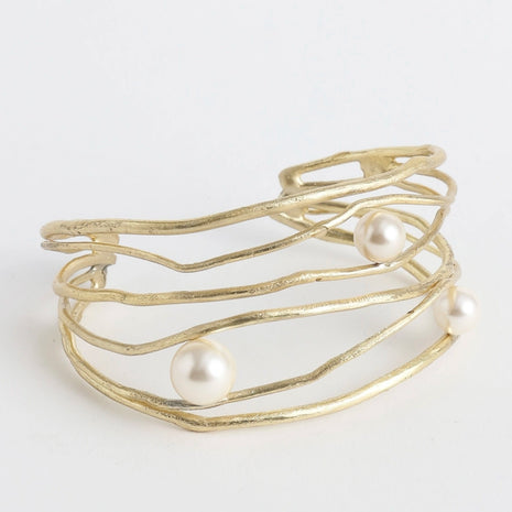 Gleam Sculptural Wave Pearl Bracelet