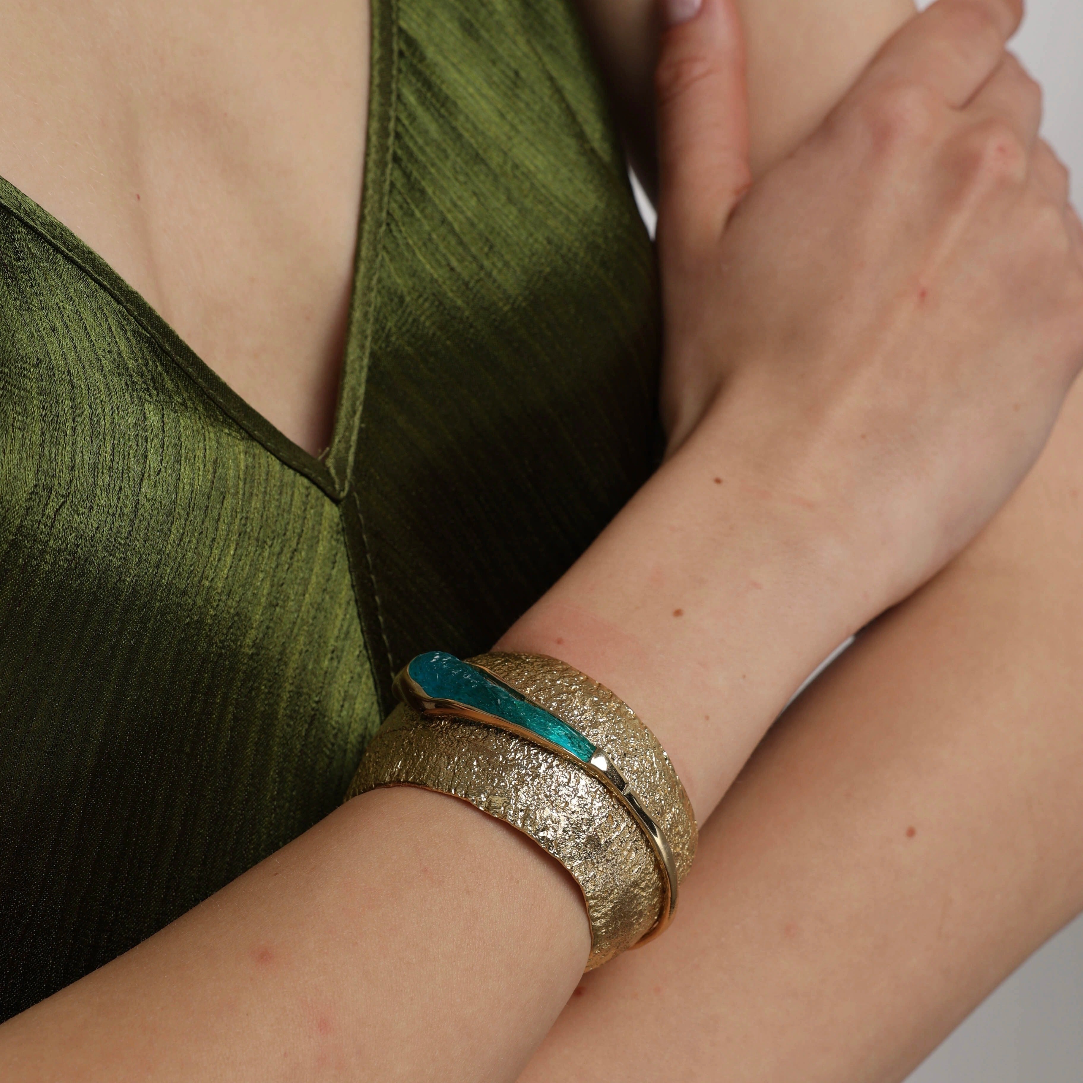 Azure Curve Bracelet – Handmade Bronze & Blue Resin Cuff