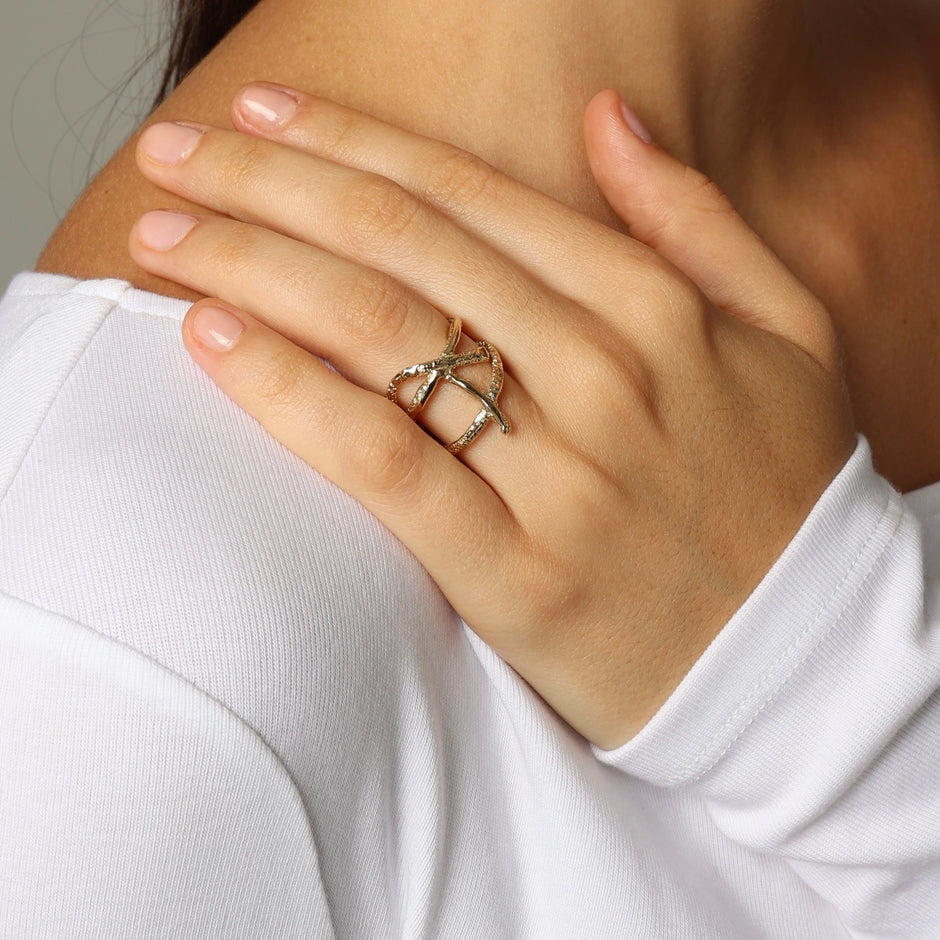 Connect Pearly Sculptural Adjustable Ring
