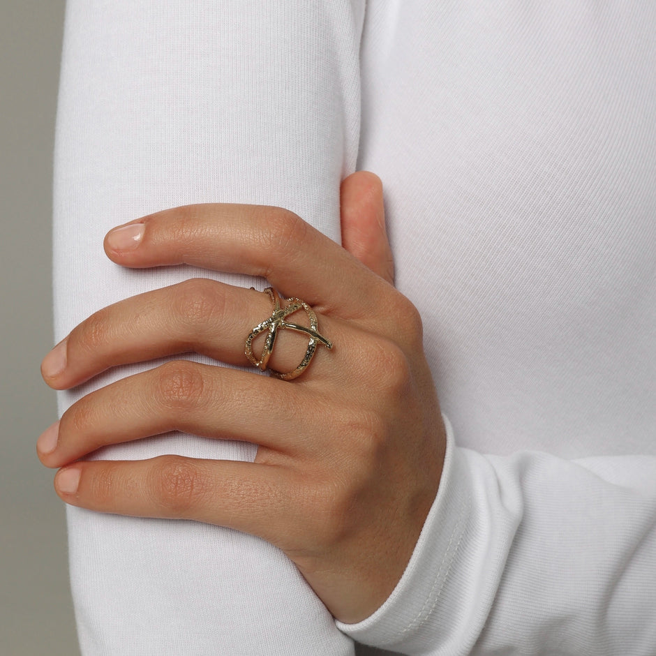 Connect Pearly Sculptural Adjustable Ring