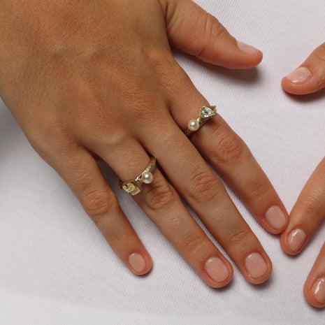 Gleam Single Square Ring