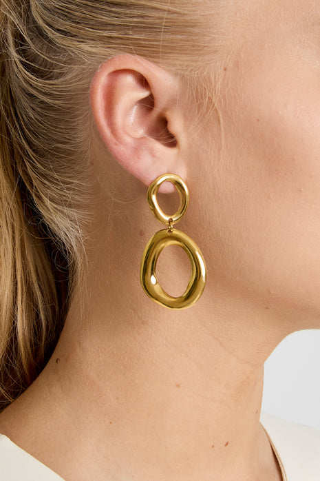 Statement earrings with organic rings
