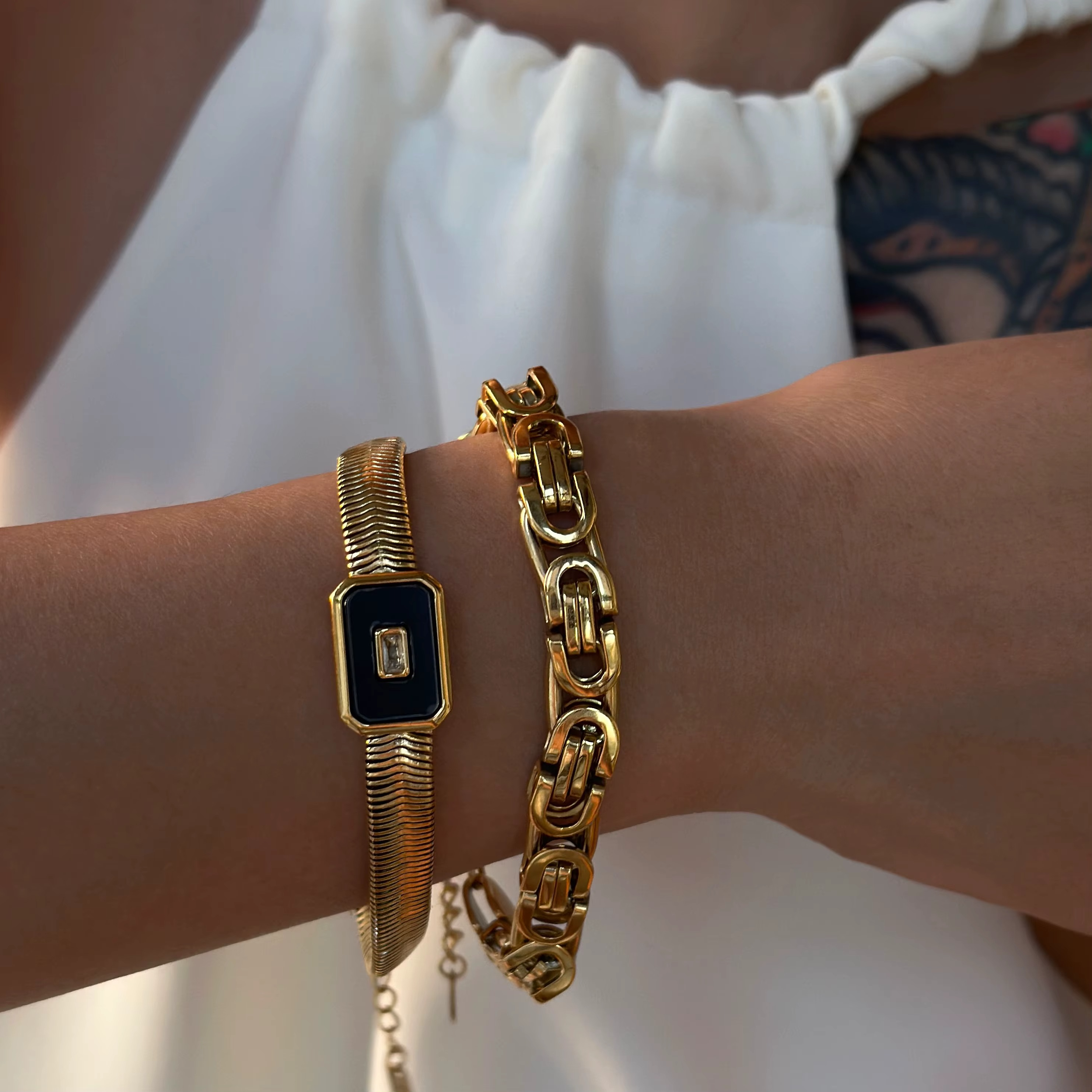Vintage Luxe Herringbone Chain Bracelet – Black or White Inlay