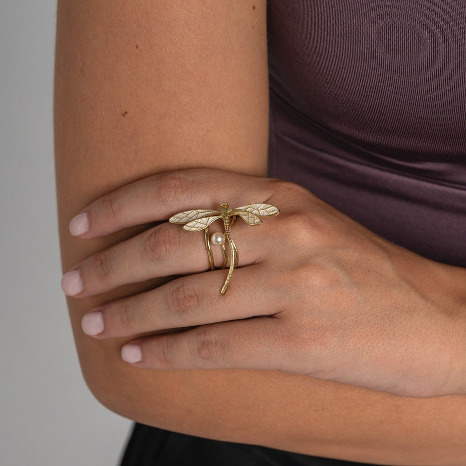 Buzz Brass Ring with White Enamel & Creamrose Light Pearl