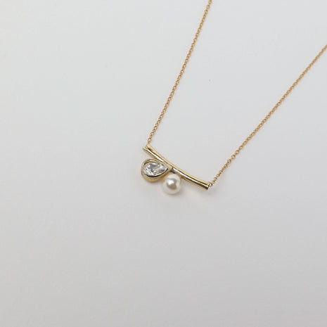 Gleam Pearl & Crystal Necklace