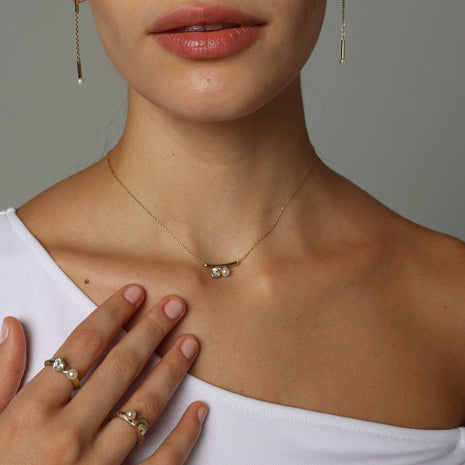 Gleam Pearl & Crystal Necklace