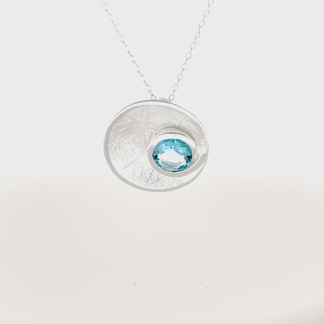 Φόρτωση βίντεο: Drop Pendant – Silver with Blue Topaz
