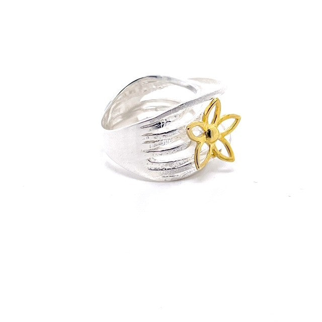 925 Sterling Silver Floral Statement Ring with Gold-Plated Bloom